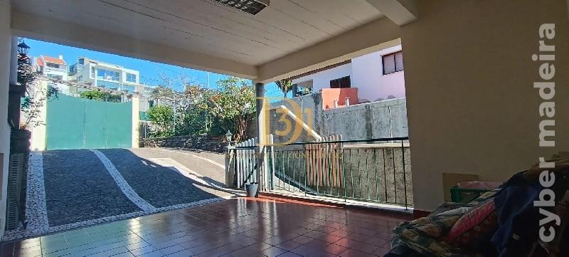 Moradia T4 para Venda