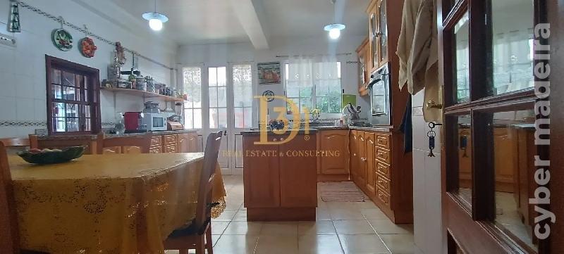 Moradia T4 para Venda