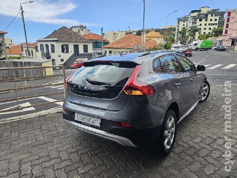 VOLVO V40 1.6 D2 Cross Country 115cv Cx.6 5p Gasóleo