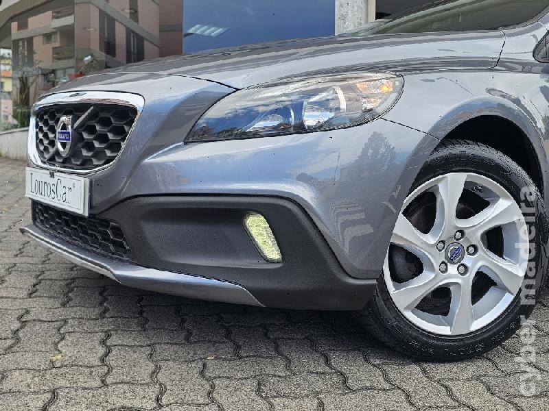 VOLVO V40 1.6 D2 Cross Country 115cv Cx.6 5p Gasóleo