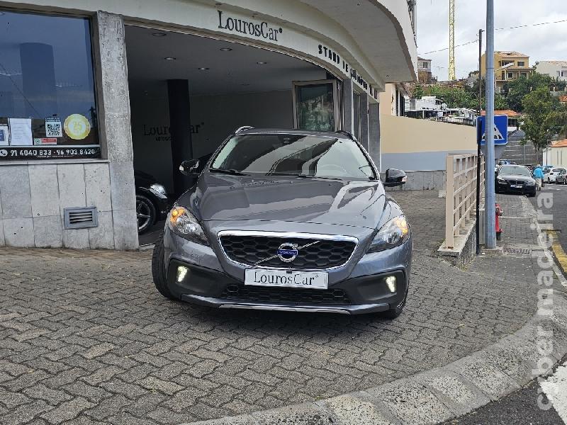 VOLVO V40 1.6 D2 Cross Country 115cv Cx.6 5p Gasóleo