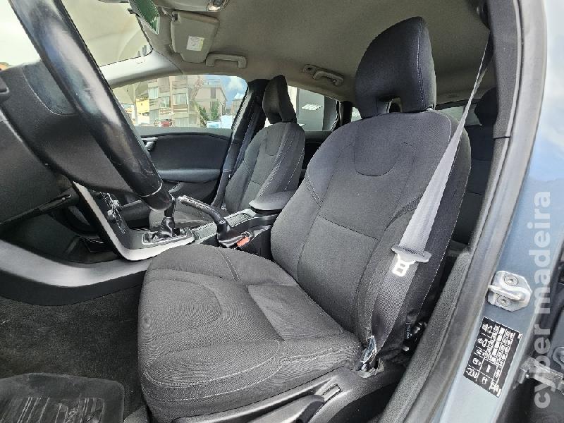 VOLVO V40 1.6 D2 Cross Country 115cv Cx.6 5p Gasóleo