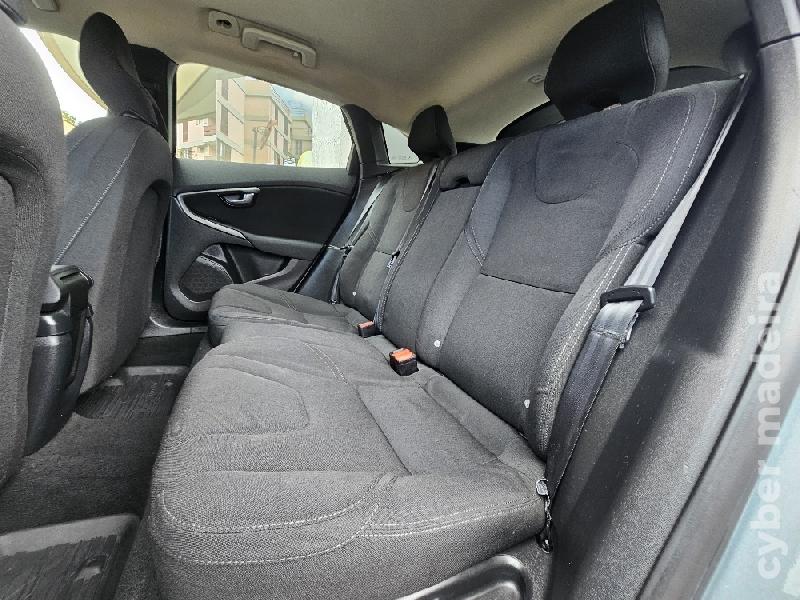 VOLVO V40 1.6 D2 Cross Country 115cv Cx.6 5p Gasóleo