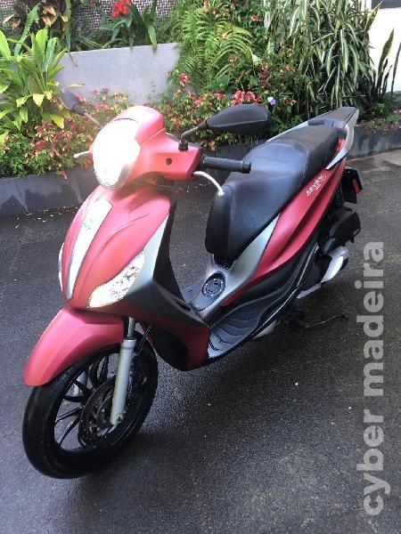 Piaggio S 125 cc Scooter