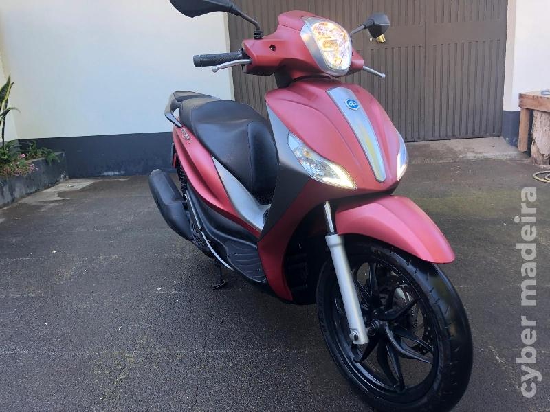 Piaggio S 125 cc Scooter