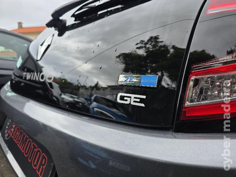 RENAULT TWINGO ZE 22KWh INTENS 82cv Eléctrico