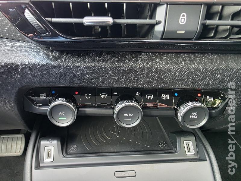 CITROEN C4 1.2 PURETECH EAT8 SHINE 130cv AUTOMÁTICO Gasolina