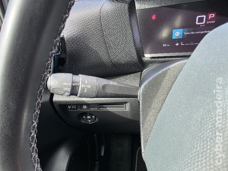 CITROEN C4 1.2 PURETECH EAT8 SHINE 130cv AUTOMÁTICO Gasolina