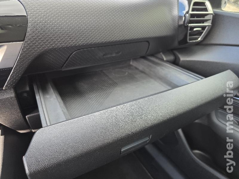 CITROEN C4 1.2 PURETECH EAT8 SHINE 130cv AUTOMÁTICO Gasolina