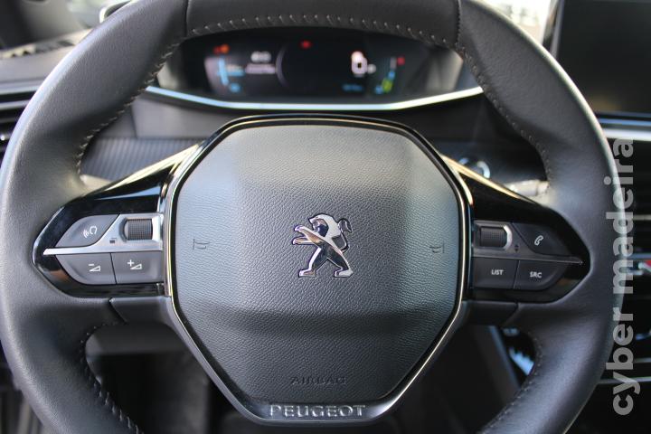 PEUGEOT 2008 e-2008 50 kWh Allure Pack Eléctrico