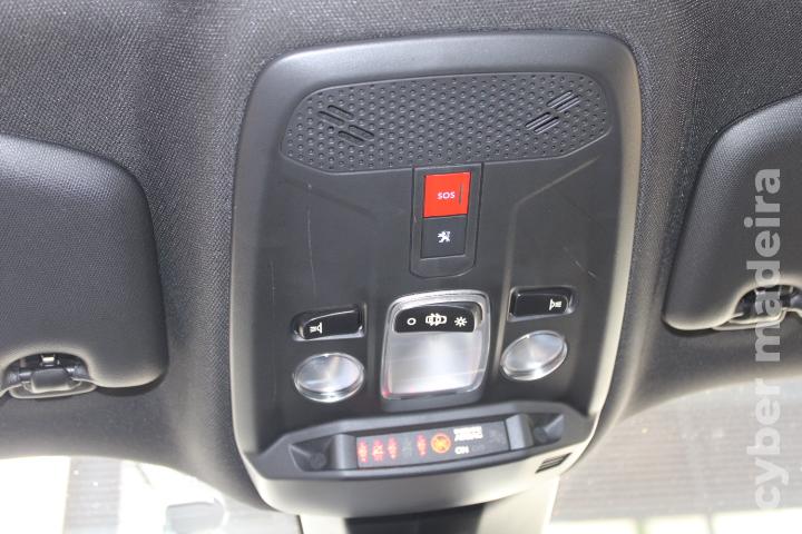 PEUGEOT 2008 e-2008 50 kWh Allure Pack Eléctrico