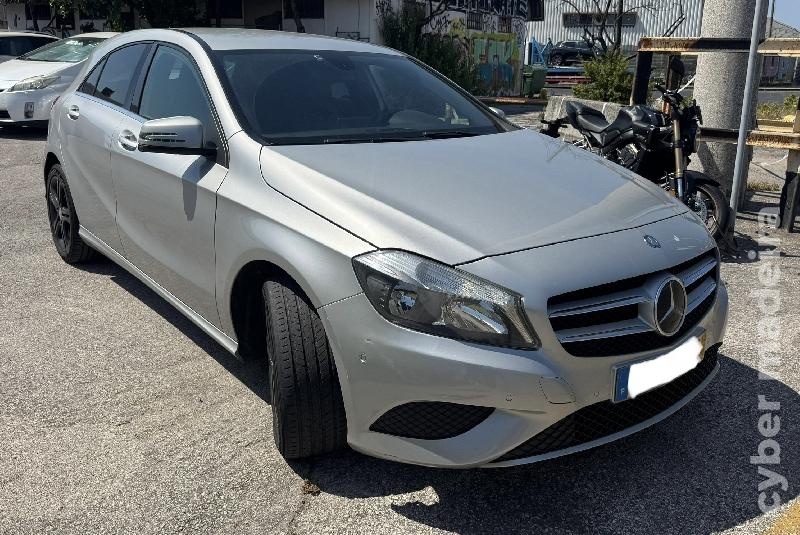 MERCEDES A 180 Cdi urban - 2013 Gasóleo