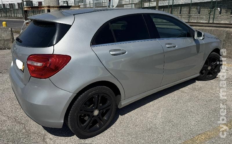 MERCEDES A 180 Cdi urban - 2013 Gasóleo
