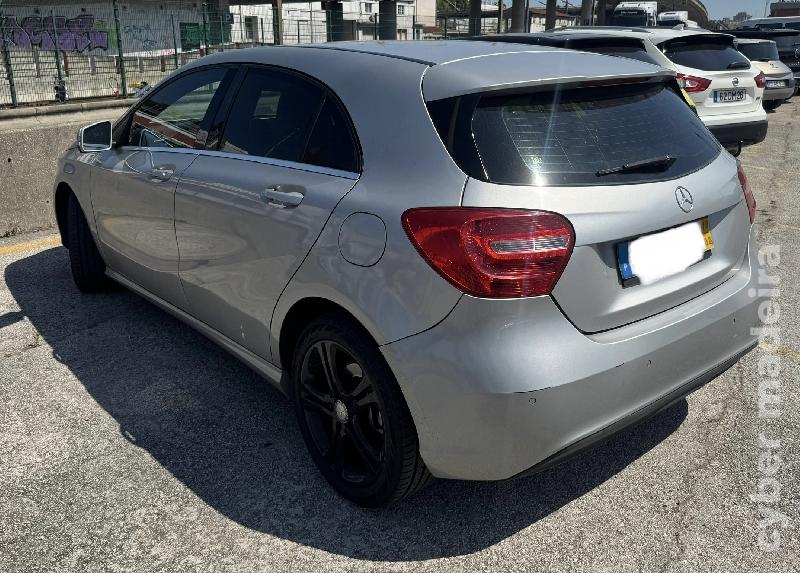 MERCEDES A 180 Cdi urban - 2013 Gasóleo