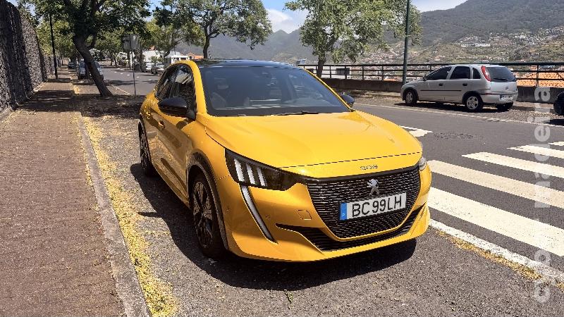 PEUGEOT 208 1.2 puretech 130cv GT - FULL EXTRAS Gasolina