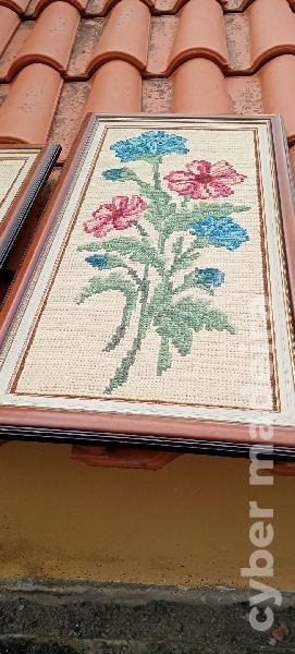 Quadros com ponto de Arraiolos grandes e pequenos