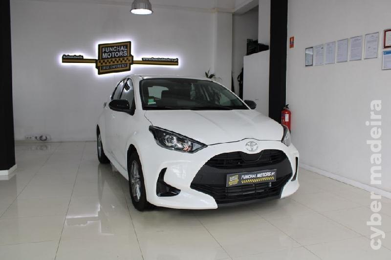 TOYOTA YARIS VVT- i- ACTIVE Gasolina