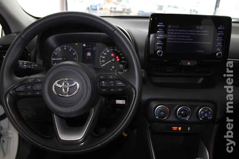 TOYOTA YARIS VVT- i- ACTIVE Gasolina