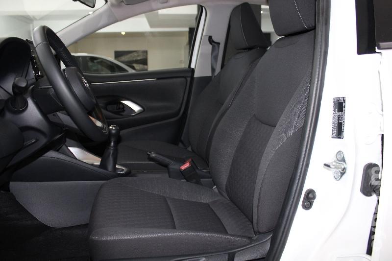 TOYOTA YARIS VVT- i- ACTIVE Gasolina