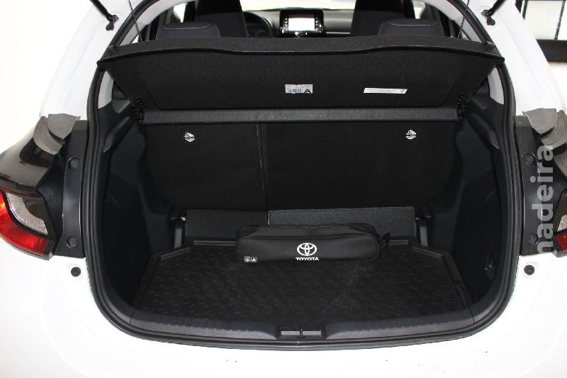 TOYOTA YARIS VVT- i- ACTIVE Gasolina