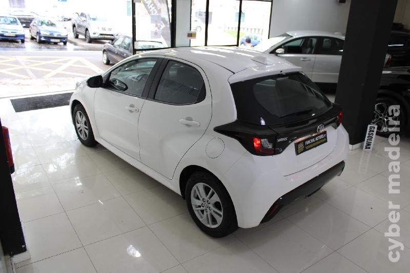 TOYOTA YARIS VVT- i- ACTIVE Gasolina
