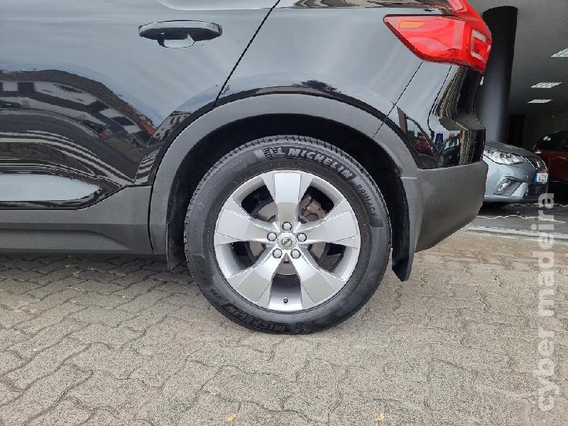 VOLVO XC 40 2.0 D3 Momentum Plus 150cv Gasóleo