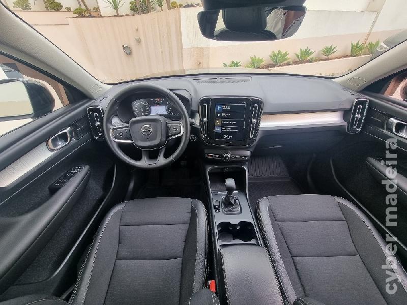 VOLVO XC 40 2.0 D3 Momentum Plus 150cv Gasóleo
