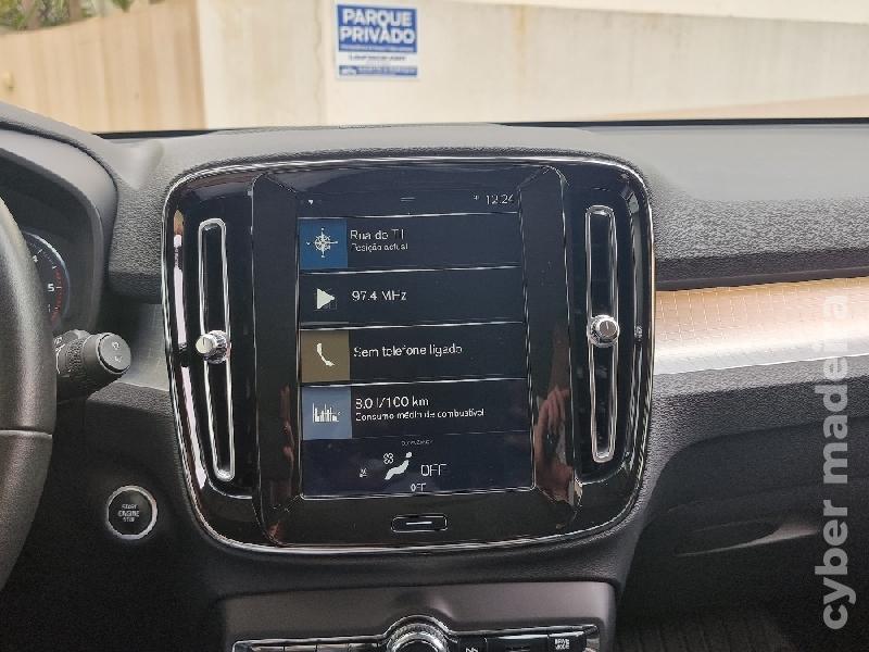 VOLVO XC 40 2.0 D3 Momentum Plus 150cv Gasóleo