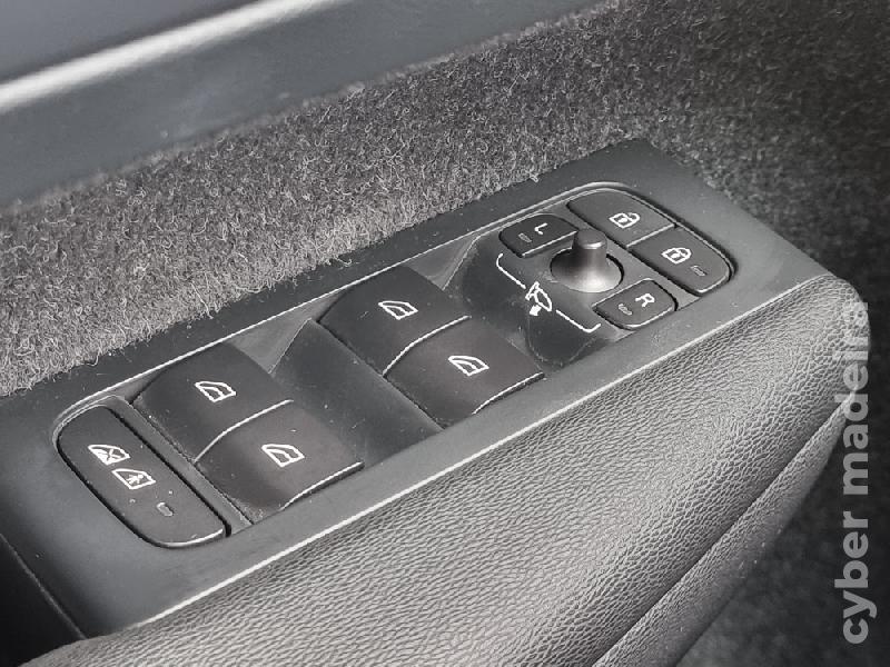 VOLVO XC 40 2.0 D3 Momentum Plus 150cv Gasóleo