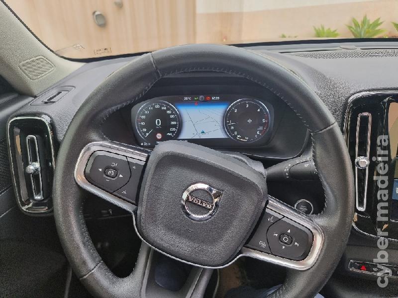 VOLVO XC 40 2.0 D3 Momentum Plus 150cv Gasóleo