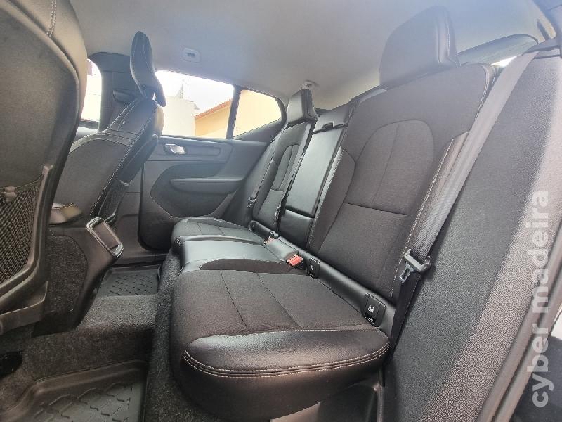 VOLVO XC 40 2.0 D3 Momentum Plus 150cv Gasóleo