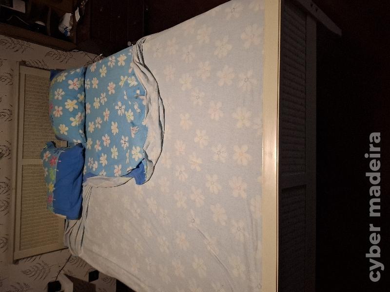 Cama+ colchão + forra da cama