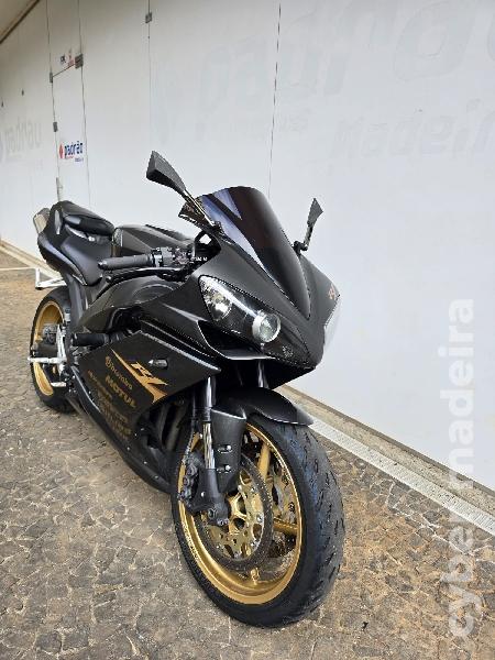 Yamaha YZF R1 1.000 cc Sport, turismo