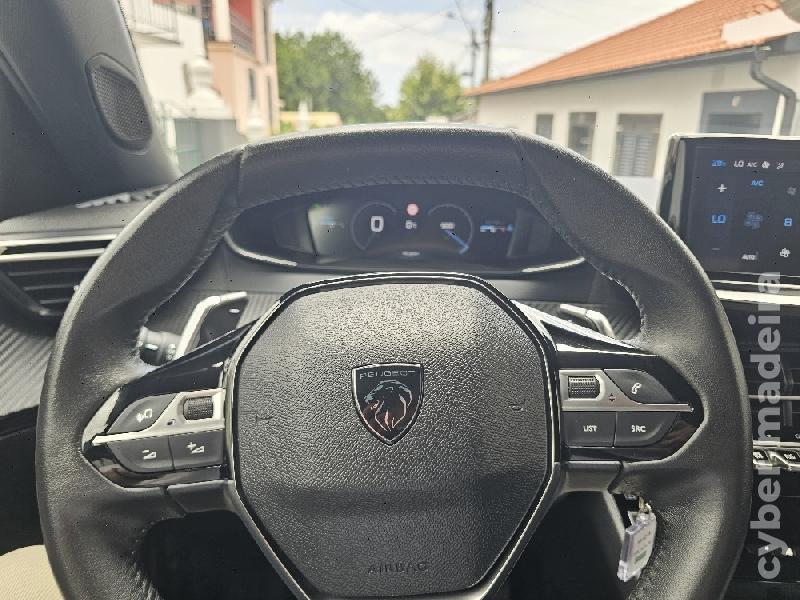 PEUGEOT 2008 1.2 PureTech Allure EAT6 131cv Gasolina