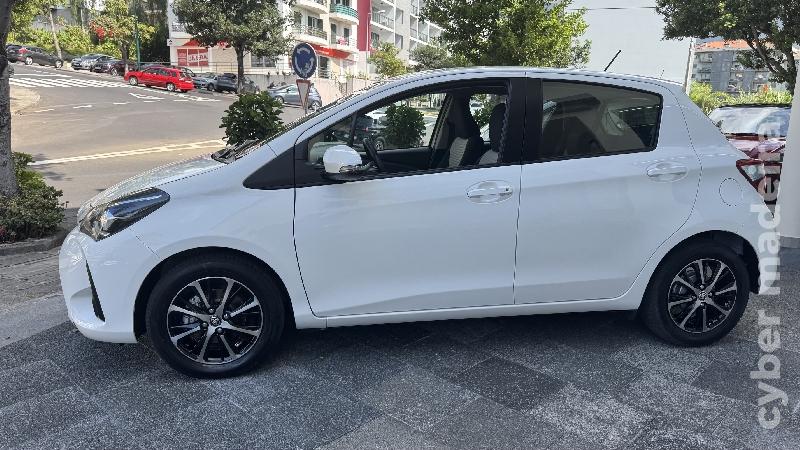 TOYOTA YARIS 1.0 VVT-I COMFORT Gasolina
