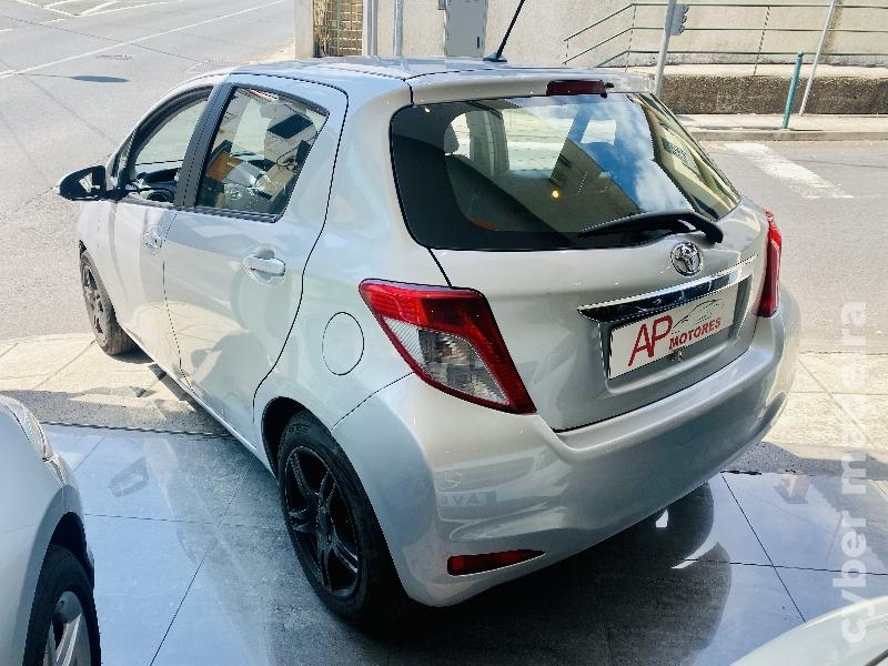 TOYOTA YARIS 1.4 D4D Gasóleo
