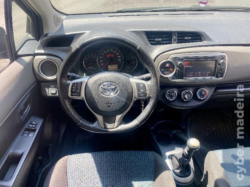 TOYOTA YARIS 1.4 D4D Gasóleo