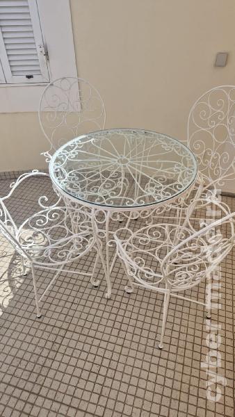 Mesa e Cadeiras em Ferro