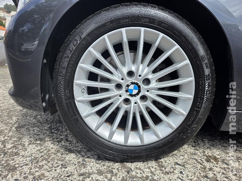 BMW Serie 3 318d TOURING LUXURY LINE AUTOMÁTICO Gasóleo