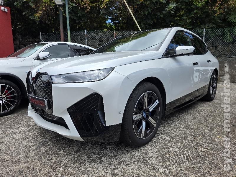 BMW IX XDRIVE40 AUTOMATICO Autonomia elétrica até 400 km Eléctrico