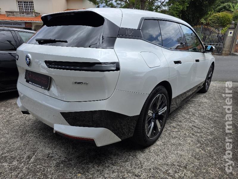 BMW IX XDRIVE40 AUTOMATICO Autonomia elétrica até 400 km Eléctrico