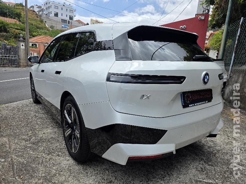 BMW IX XDRIVE40 AUTOMATICO Autonomia elétrica até 400 km Eléctrico
