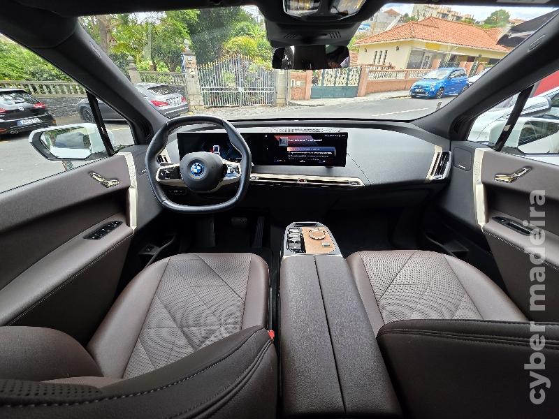 BMW IX XDRIVE40 AUTOMATICO Autonomia elétrica até 400 km Eléctrico