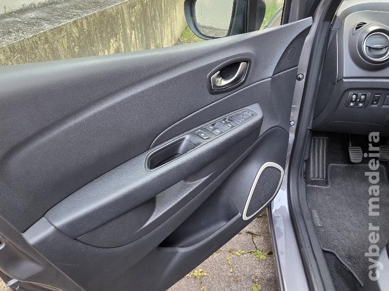 RENAULT CAPTUR ZEN Gasóleo