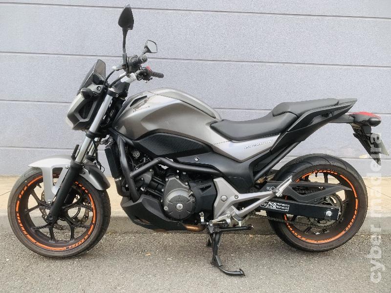 Honda A 750 cc Sport, turismo