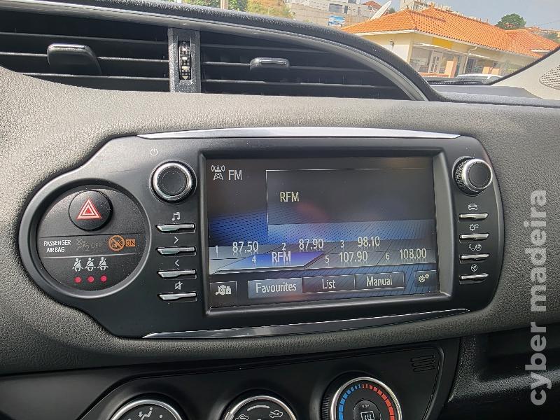TOYOTA YARIS 1.0 VVT-i COMFORT Gasolina
