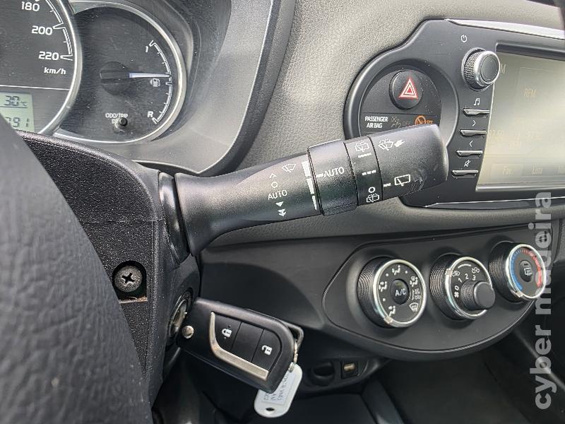 TOYOTA YARIS 1.0 VVT-i COMFORT Gasolina