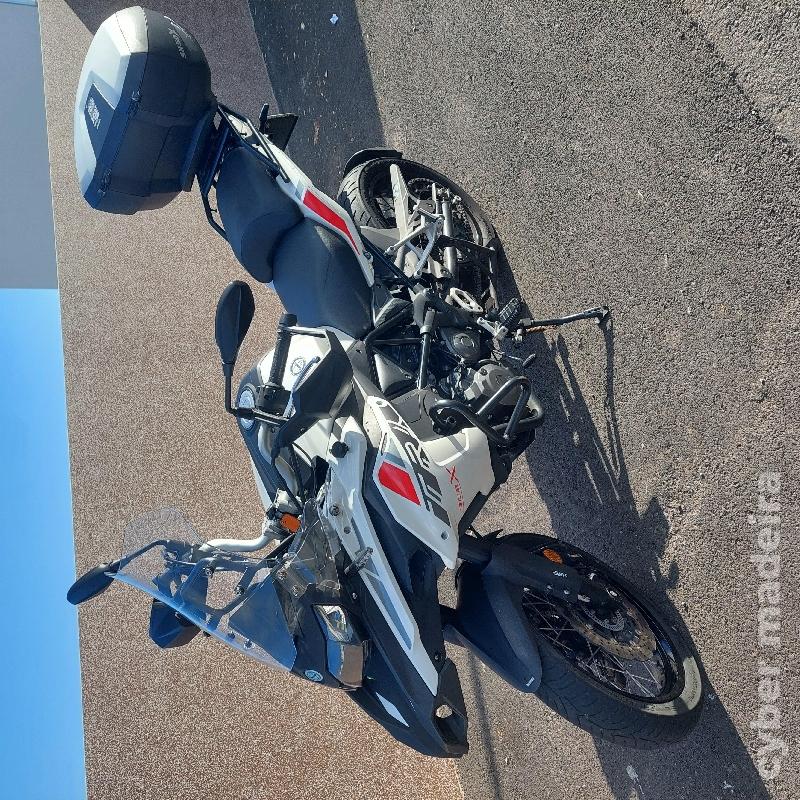 Benelli TRK 500 cc Sport, turismo