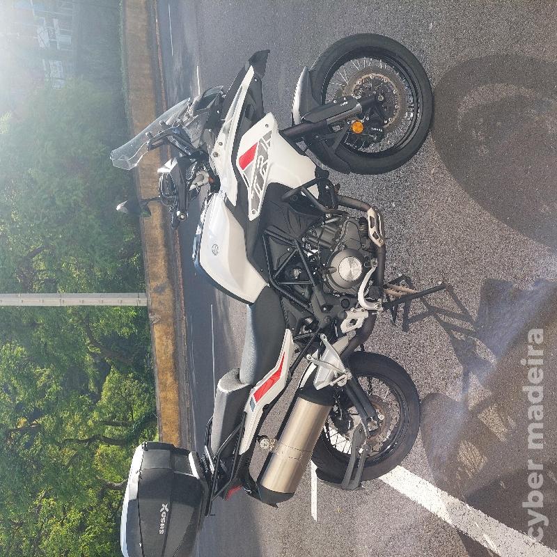 Benelli TRK 500 cc Sport, turismo
