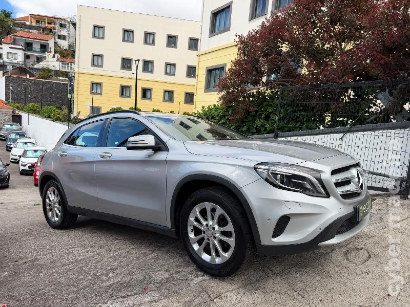 MERCEDES GLA 180d 110 cv Gasóleo